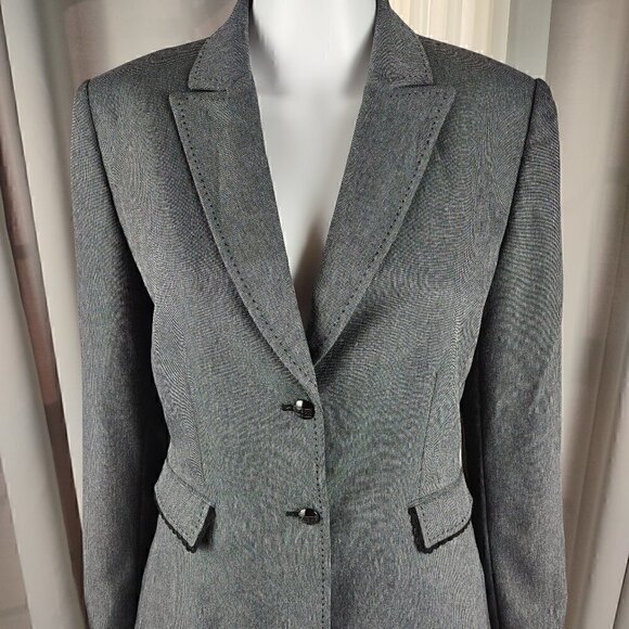 Tahari Arthur S. Levine Gray Stitch Design 2 Button Blazer, Jacket Size 6 - Picture 2 of 10